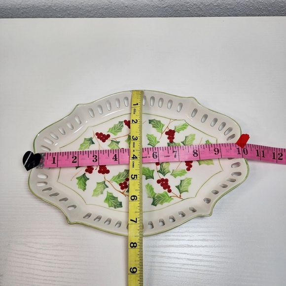 Holly Berries pattern Scalloped Oblong Server Tray Andrea by Sadek. - Picture 3 of 5